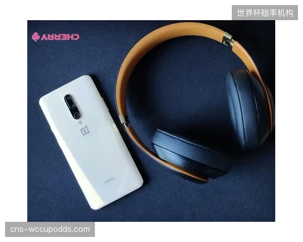 导播室内的九十块监看屏幕是在消耗还是提升效率？